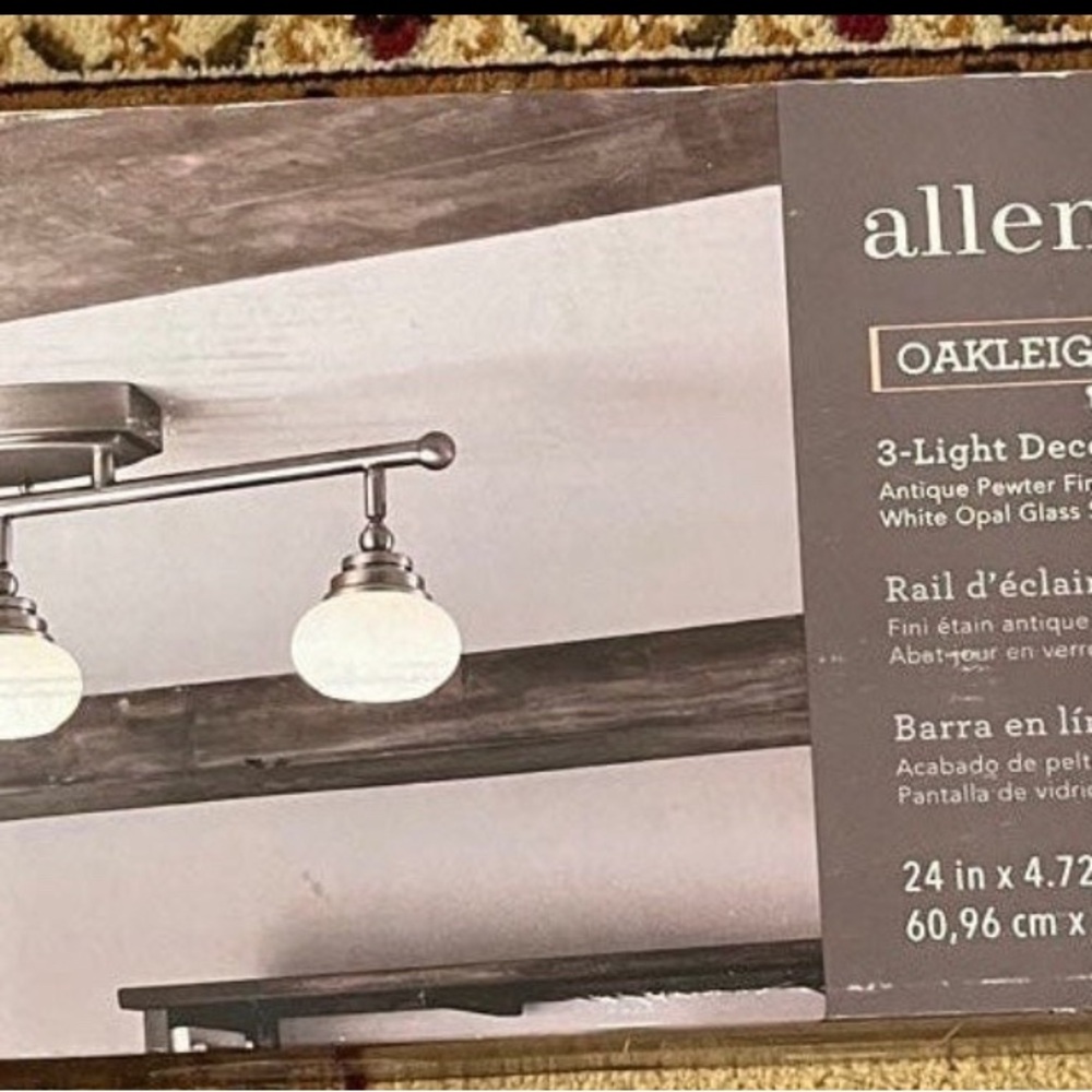 Three light Ceiling Track Light - Picture 2 of 5